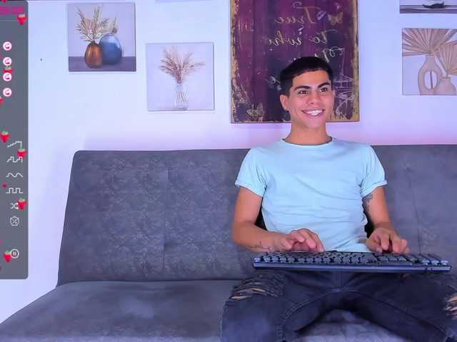 Live sex webcam photo for couplescosett #276047137