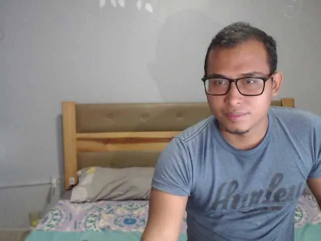 Live sex webcam photo for couplesexxx28 #276638778