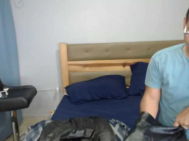 Live sex webcam photo for couplesexxx28 #278274880