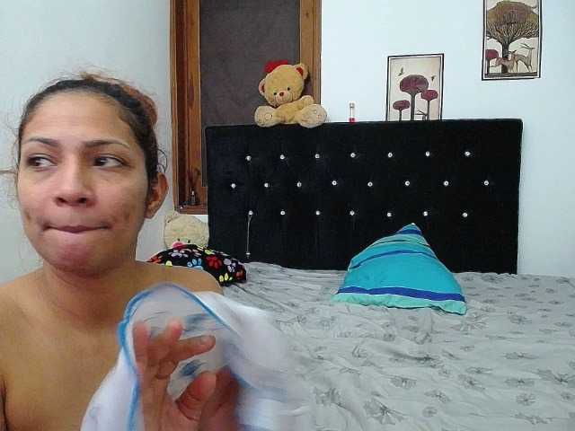 Live sex webcam photo for couplesgame2 #271926596