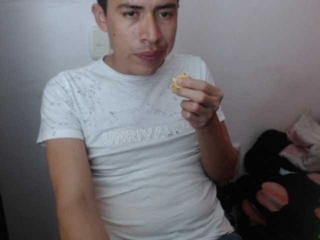 Live sex webcam photo for couplex-777 #272783402