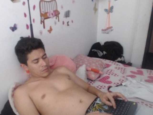 Live sex webcam photo for couplex-777 #272912367