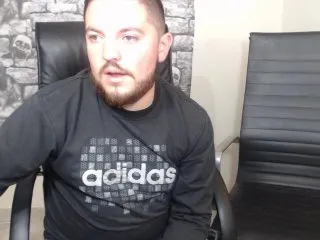 Live sex webcam photo for crazy-family #147445508