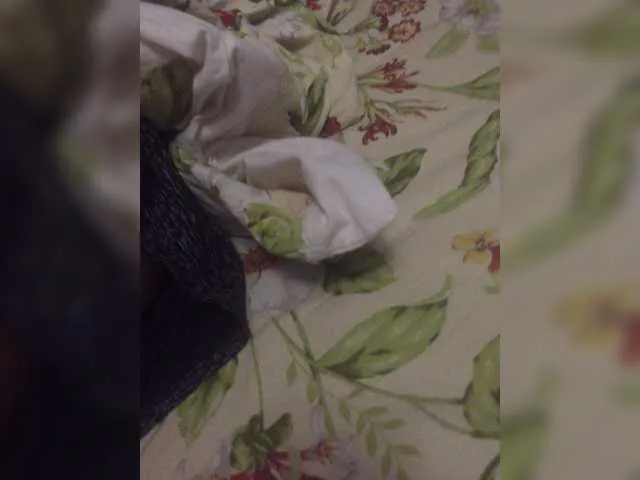 Live sex webcam photo for crazy-family #271868297