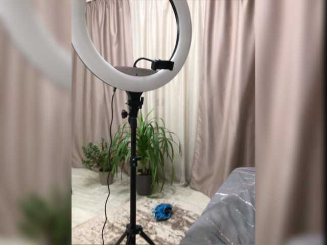 Live sex webcam photo for crazy-max150 #275671728