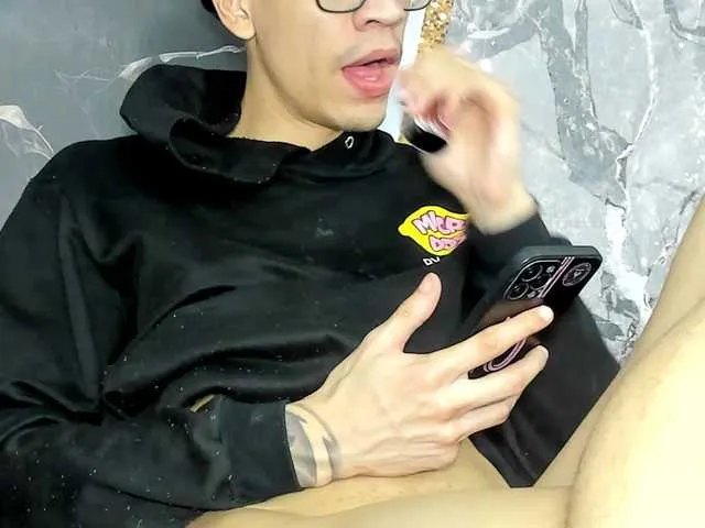 Live sex webcam photo for crazyfor-sex #290935741