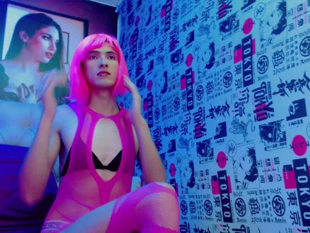 Live sex webcam photo for crislingery #274741823