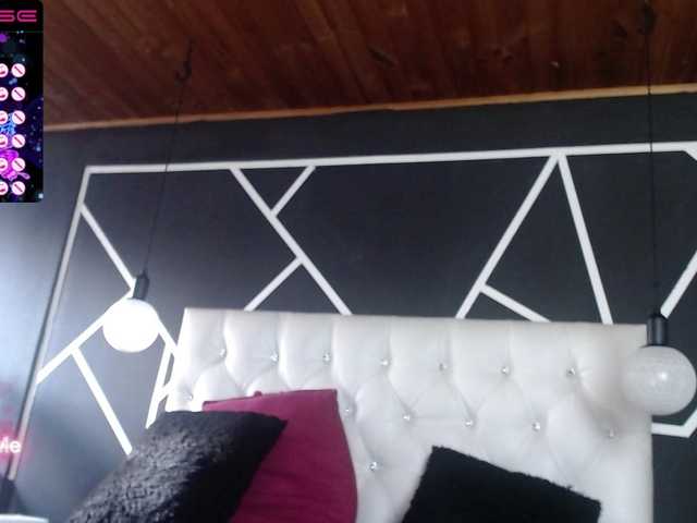 Live sex webcam photo for crislingery #275698227