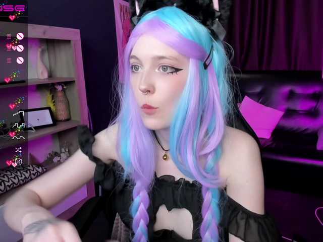 Live sex webcam photo for crispy-tati- #275834075