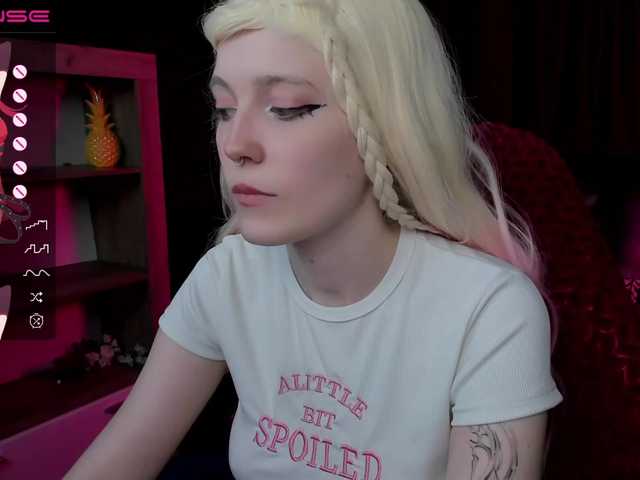 Live sex webcam photo for crispy-tati- #276039910