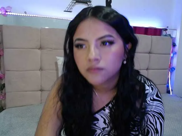 Live sex webcam photo for cristal- #290358561