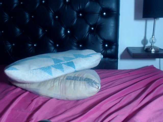 Live sex webcam photo for cristal-ebony #273607384