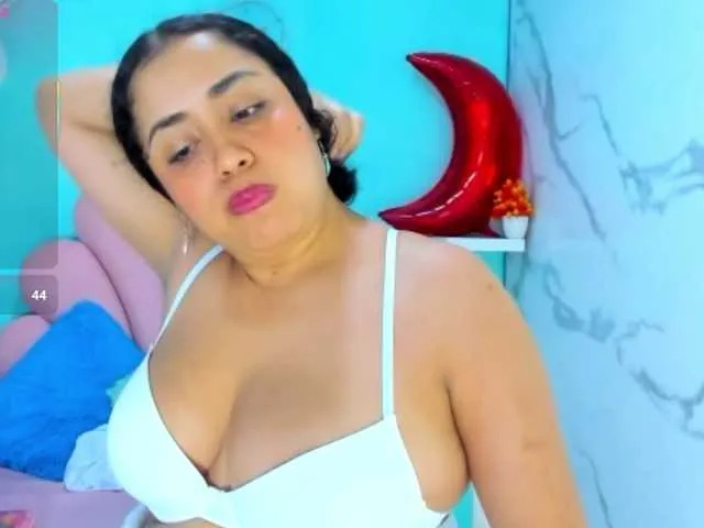 Live sex webcam photo for cristal-horny19 #293893926