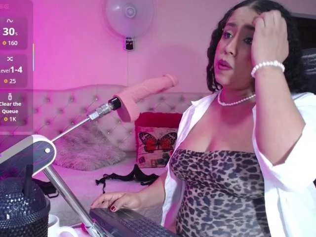 Live sex webcam photo for cristal-horny19 #294175241