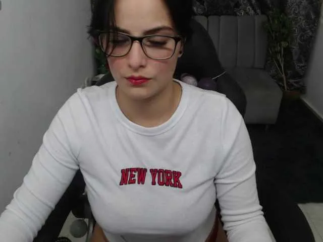 Live sex webcam photo for cristal-hot07 #277525579