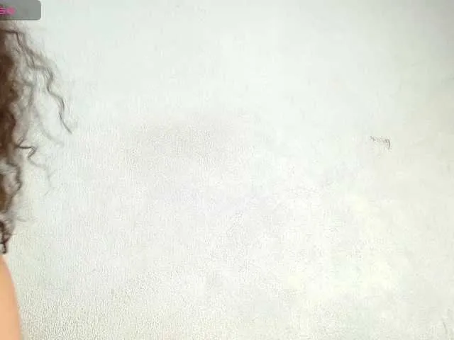 Live sex webcam photo for cristal-rouse #291912251