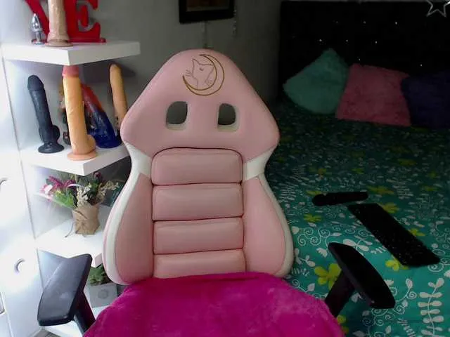 Live sex webcam photo for cristalb1 #272214324