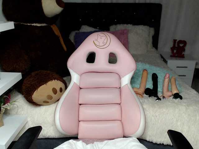 Live sex webcam photo for cristalb1 #272509791