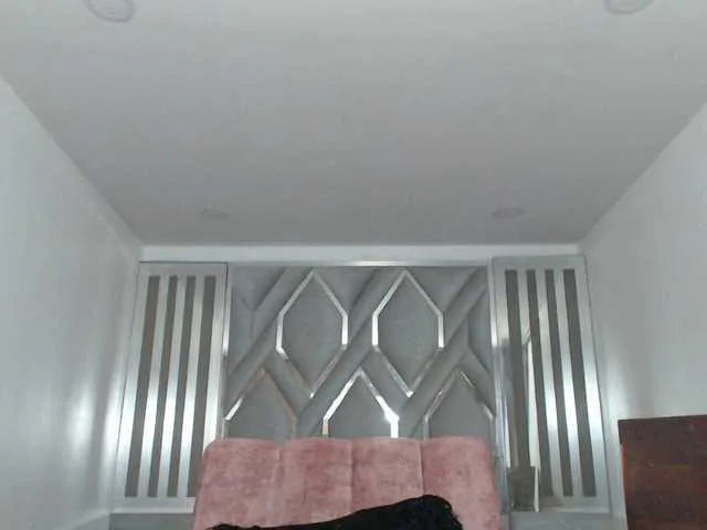 Live sex webcam photo for cristalb1 #291188799