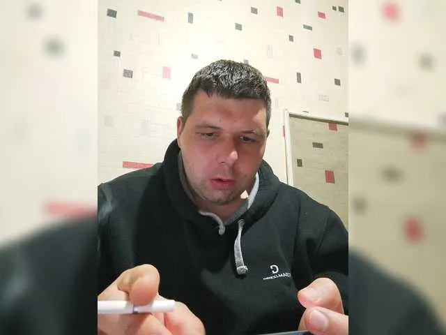 Live sex webcam photo for cristian09032 #291066697