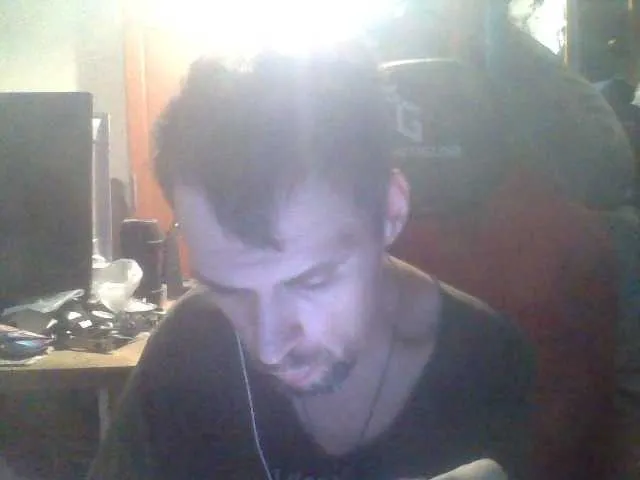 Live sex webcam photo for cristofer25 #277639189