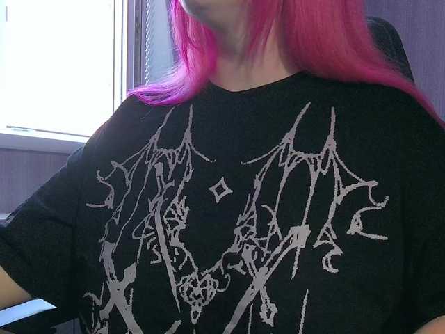 Live sex webcam photo for crowncristall #291562366