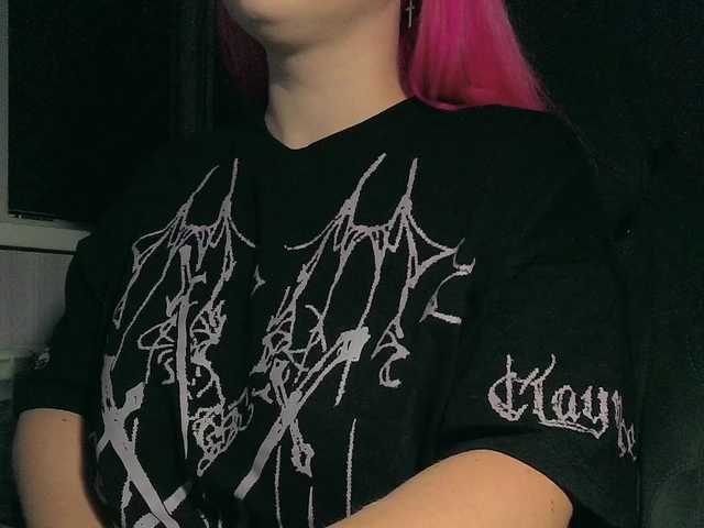 Live sex webcam photo for crowncristall #291571331