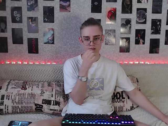 Live sex webcam photo for crybaby282 #276830023