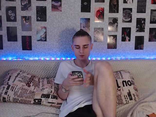 Live sex webcam photo for crybaby282 #276836808