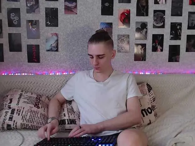 Live sex webcam photo for crybaby282 #276839246