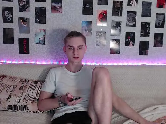 Live sex webcam photo for crybaby282 #276908428