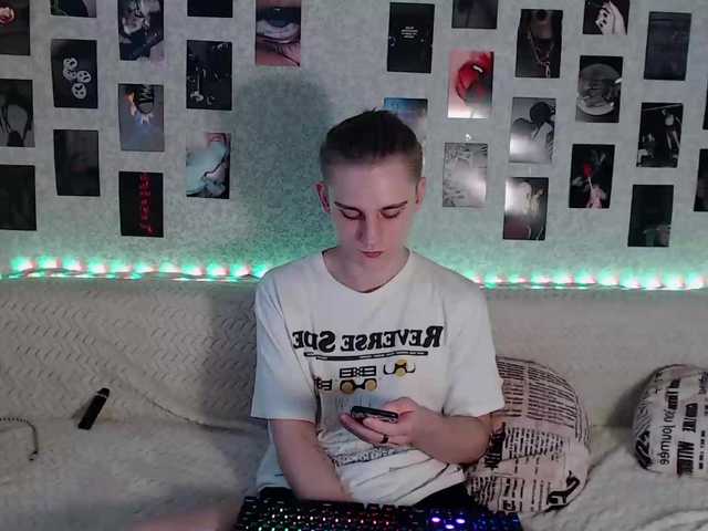 Live sex webcam photo for crybaby282 #276928227