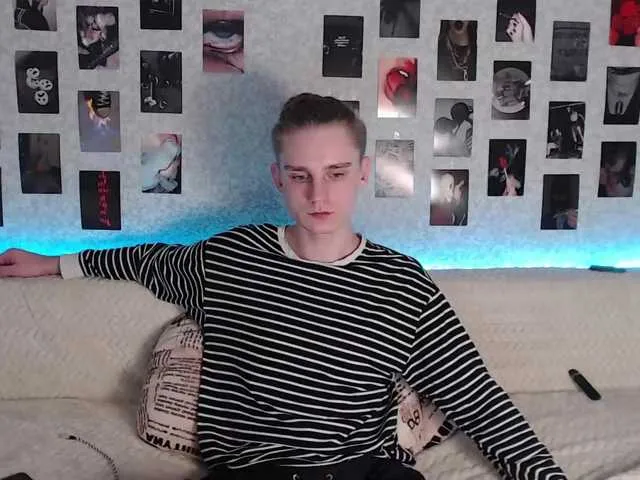 Live sex webcam photo for crybaby282 #276970361