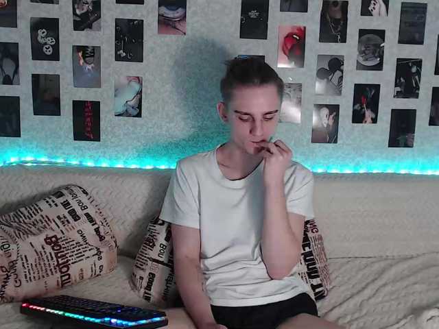 Live sex webcam photo for crybaby282 #277005425