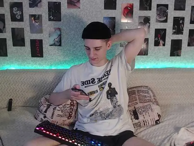 Live sex webcam photo for crybaby282 #277046492