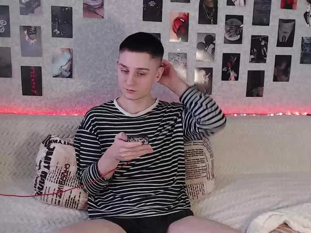 Live sex webcam photo for crybaby282 #277179466