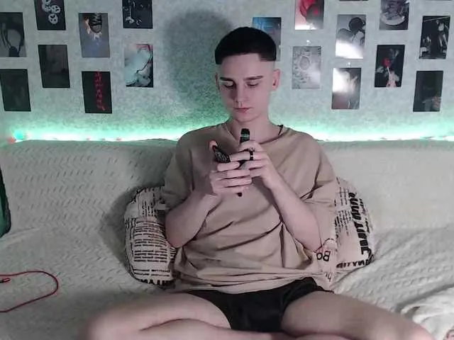 Live sex webcam photo for crybaby282 #277208379