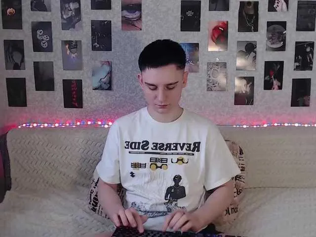 Live sex webcam photo for crybaby282 #277268009