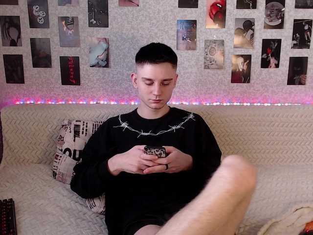 Live sex webcam photo for crybaby282 #277316757