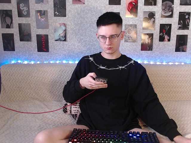 Live sex webcam photo for crybaby282 #277323983