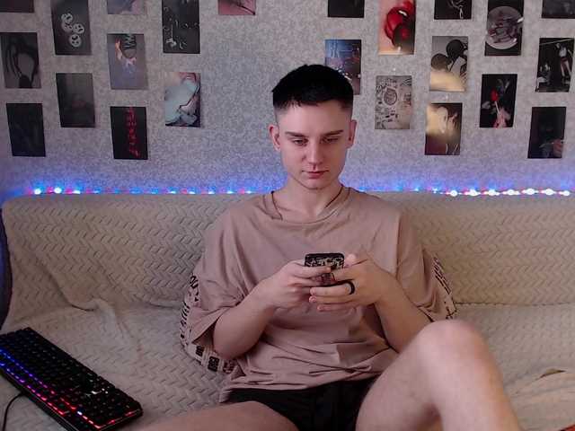 Live sex webcam photo for crybaby282 #277357642