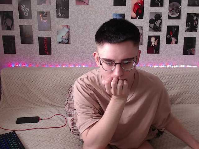 Live sex webcam photo for crybaby282 #277371871