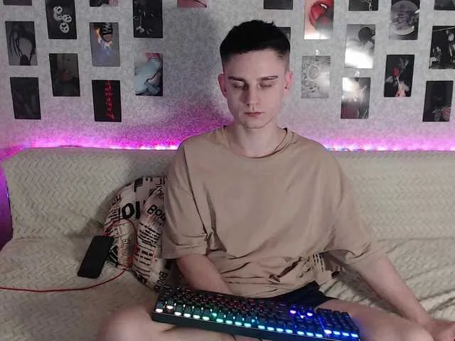 Live sex webcam photo for crybaby282 #277408436