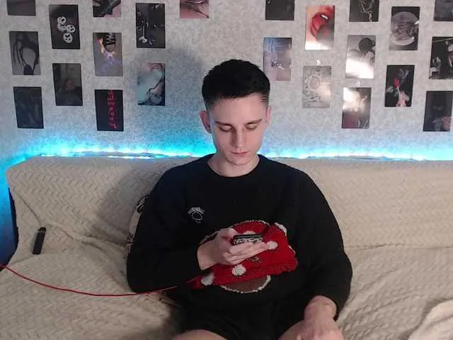 Live sex webcam photo for crybaby282 #277443540