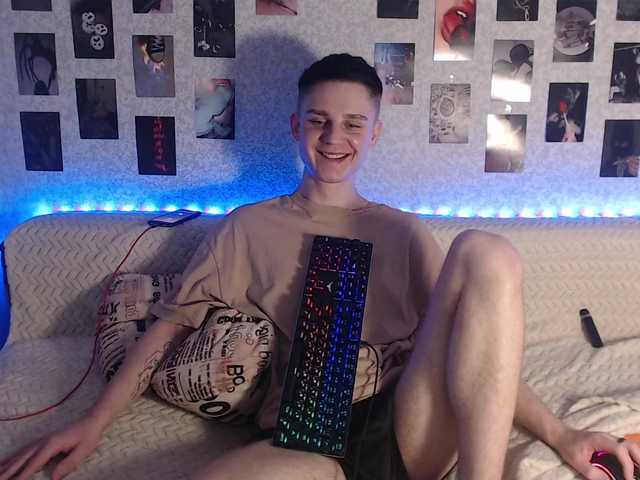 Live sex webcam photo for crybaby282 #277470327