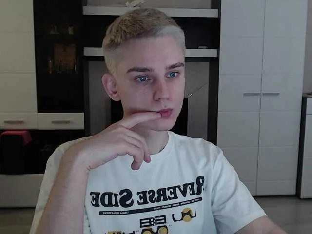 Live sex webcam photo for crybaby282 #290504924