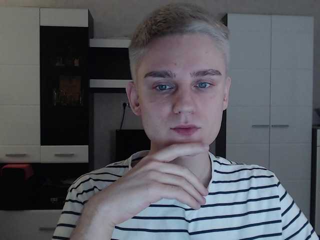 Live sex webcam photo for crybaby282 #290525893