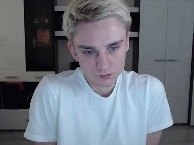 Live sex webcam photo for crybaby282 #290722475