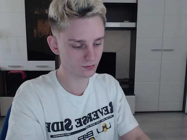 Live sex webcam photo for crybaby282 #290845245