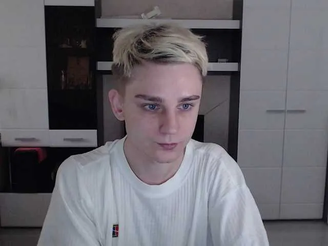 Live sex webcam photo for crybaby282 #290969617